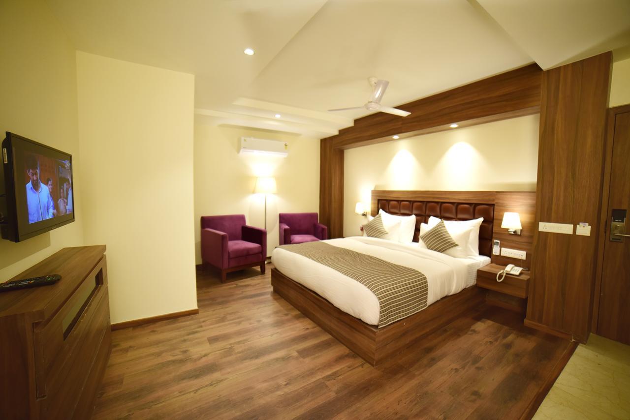 Hotel Amber Rudrapur Buitenkant foto