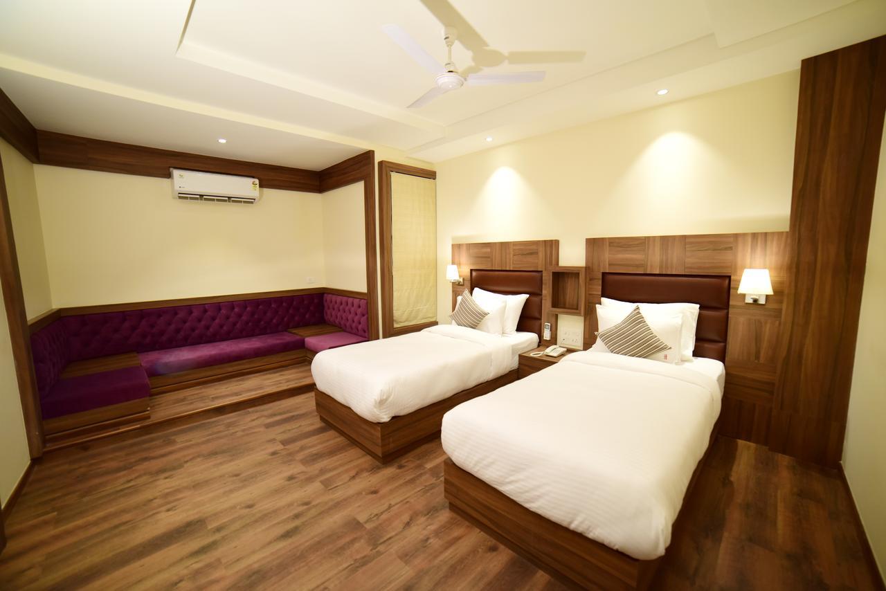 Hotel Amber Rudrapur Buitenkant foto