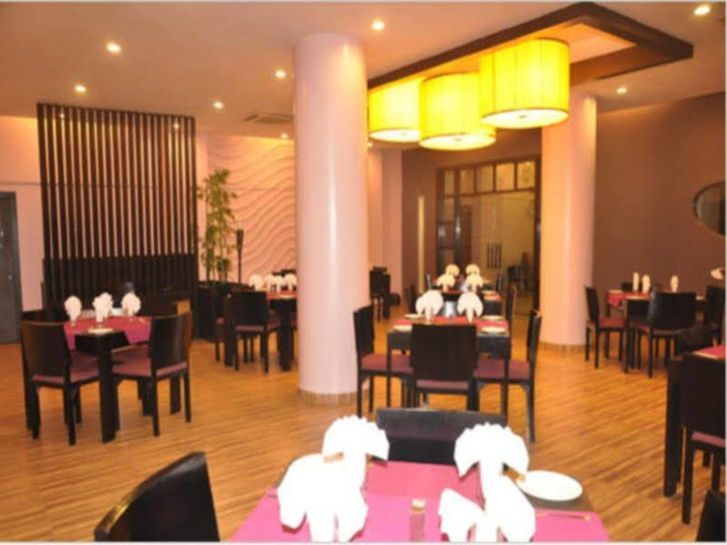 Hotel Amber Rudrapur Buitenkant foto