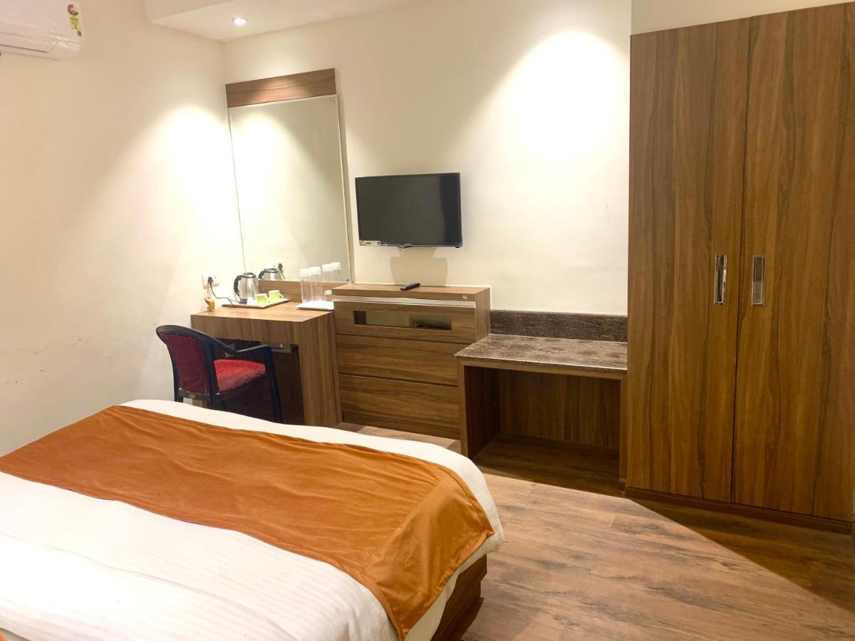Hotel Amber Rudrapur Buitenkant foto
